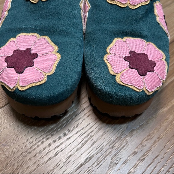Chelsea and Violet Arden green suede floral slip on platform clogs size 9.5 lug - Picture 4 of 7